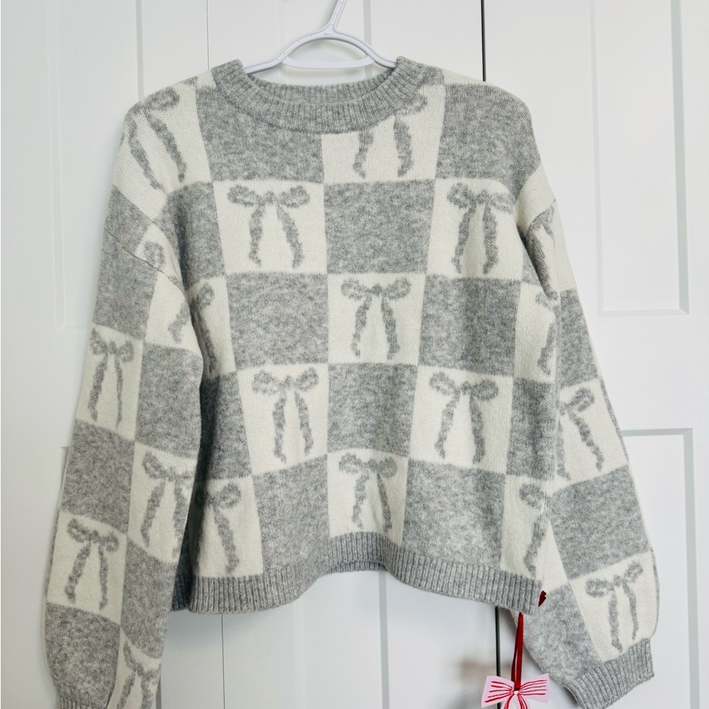 NWT Target Women’s Holiday Crewneck Pullover Sweater- Gray/Cream Bow